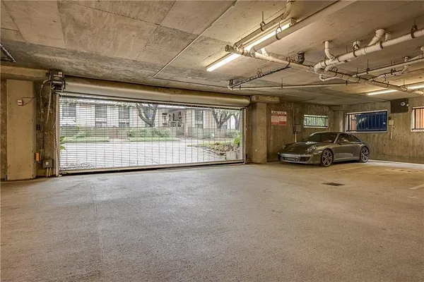 $440,000 | 4122 Avondale Avenue, Unit 204, Dallas, TX 75219