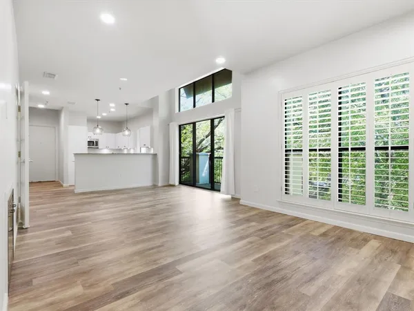 $440,000 | 4122 Avondale Avenue, Unit 204, Dallas, TX 75219