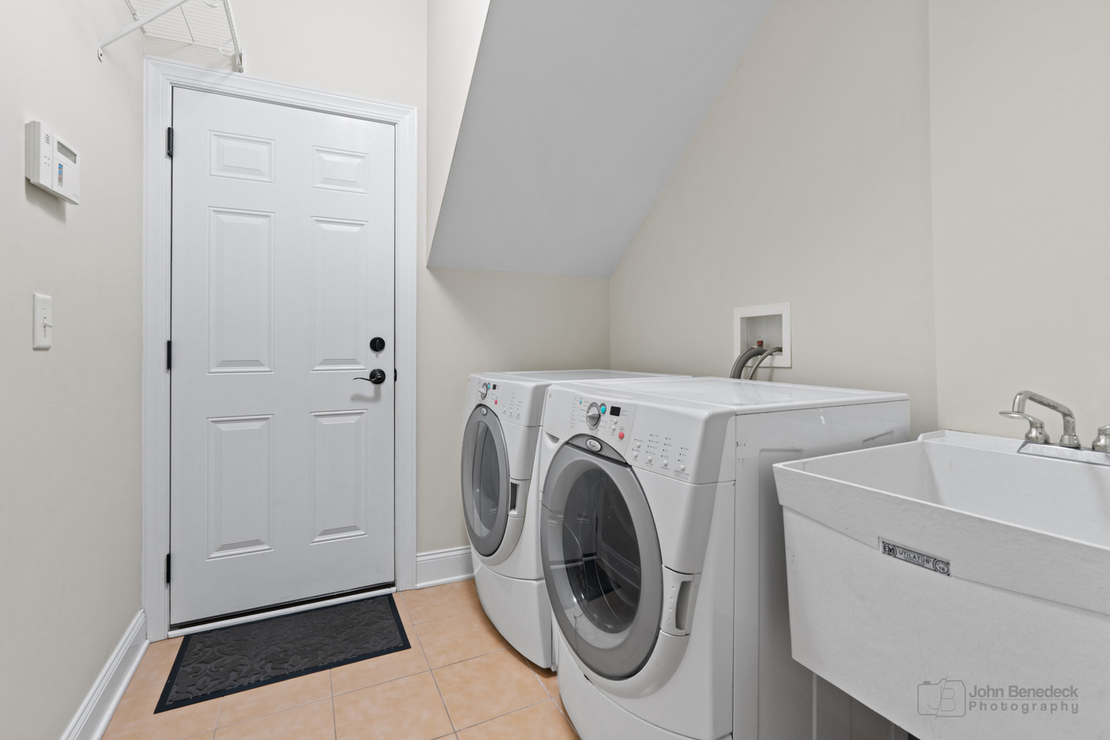 3666 Open Parkway Elgin, IL 60124 - Photo 19 of 40 a utility room with dryer and washer