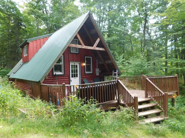 $154,900 | 6 Locust Drive, Embden, ME 04958