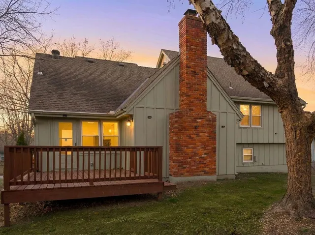 $425,000 | 3909 Southwest Hidden Cove Drive, Lee's Summit, MO 64082