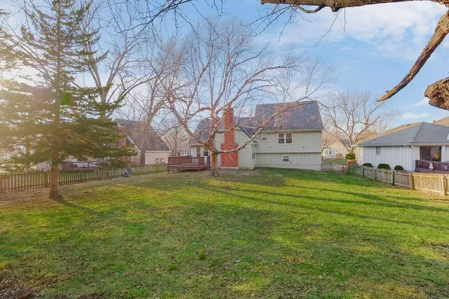 $425,000 | 3909 Southwest Hidden Cove Drive, Lee's Summit, MO 64082