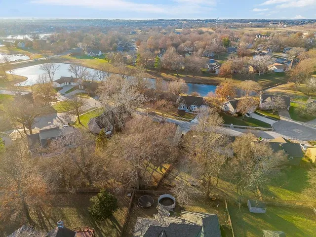 $425,000 | 3909 Southwest Hidden Cove Drive, Lee's Summit, MO 64082