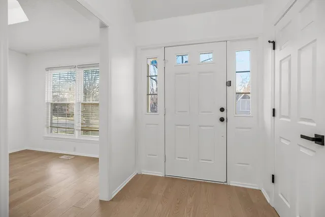 $425,000 | 3909 Southwest Hidden Cove Drive, Lee's Summit, MO 64082