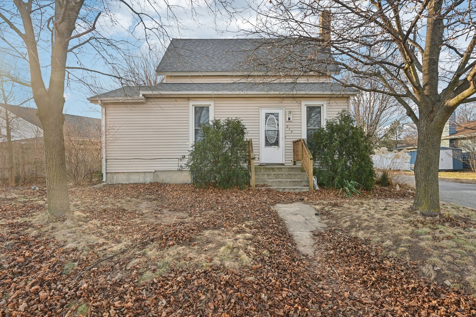 214 South Prospect Street Marengo, IL 60152 - Photo 31 of 37 a house that has a tree in front of it