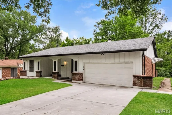 $1,695 | 11443 Tobaggon Trail, Florissant, MO 63033