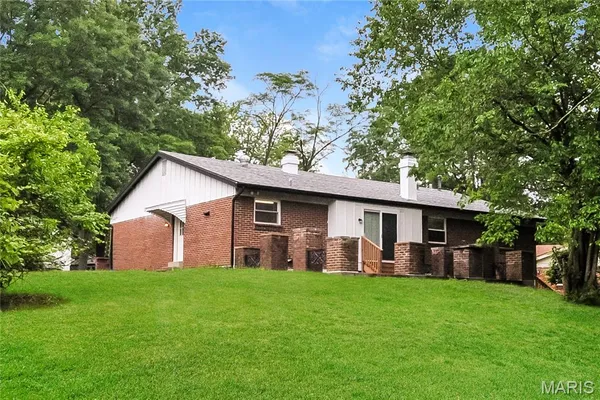 $1,695 | 11443 Tobaggon Trail, Florissant, MO 63033