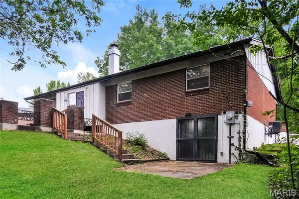 $1,695 | 11443 Tobaggon Trail, Florissant, MO 63033