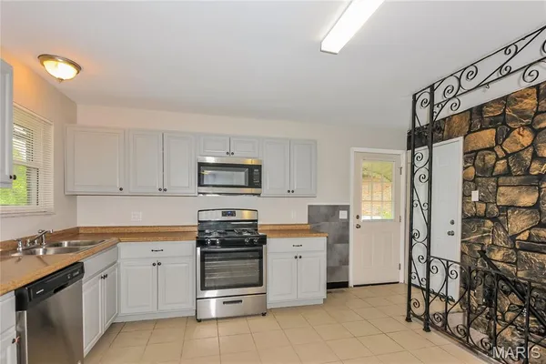 $1,695 | 11443 Tobaggon Trail, Florissant, MO 63033