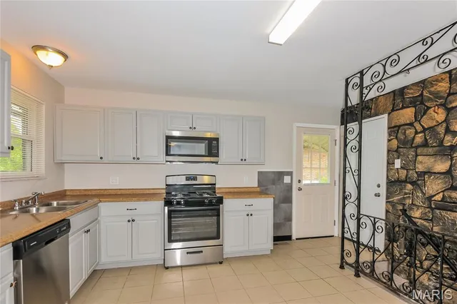 $1,695 | 11443 Tobaggon Trail, Florissant, MO 63033