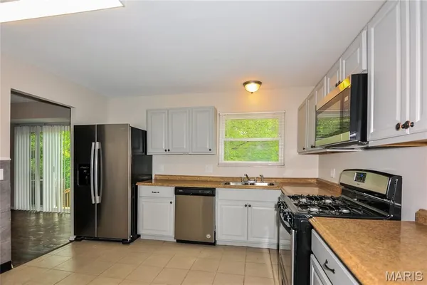 $1,695 | 11443 Tobaggon Trail, Florissant, MO 63033