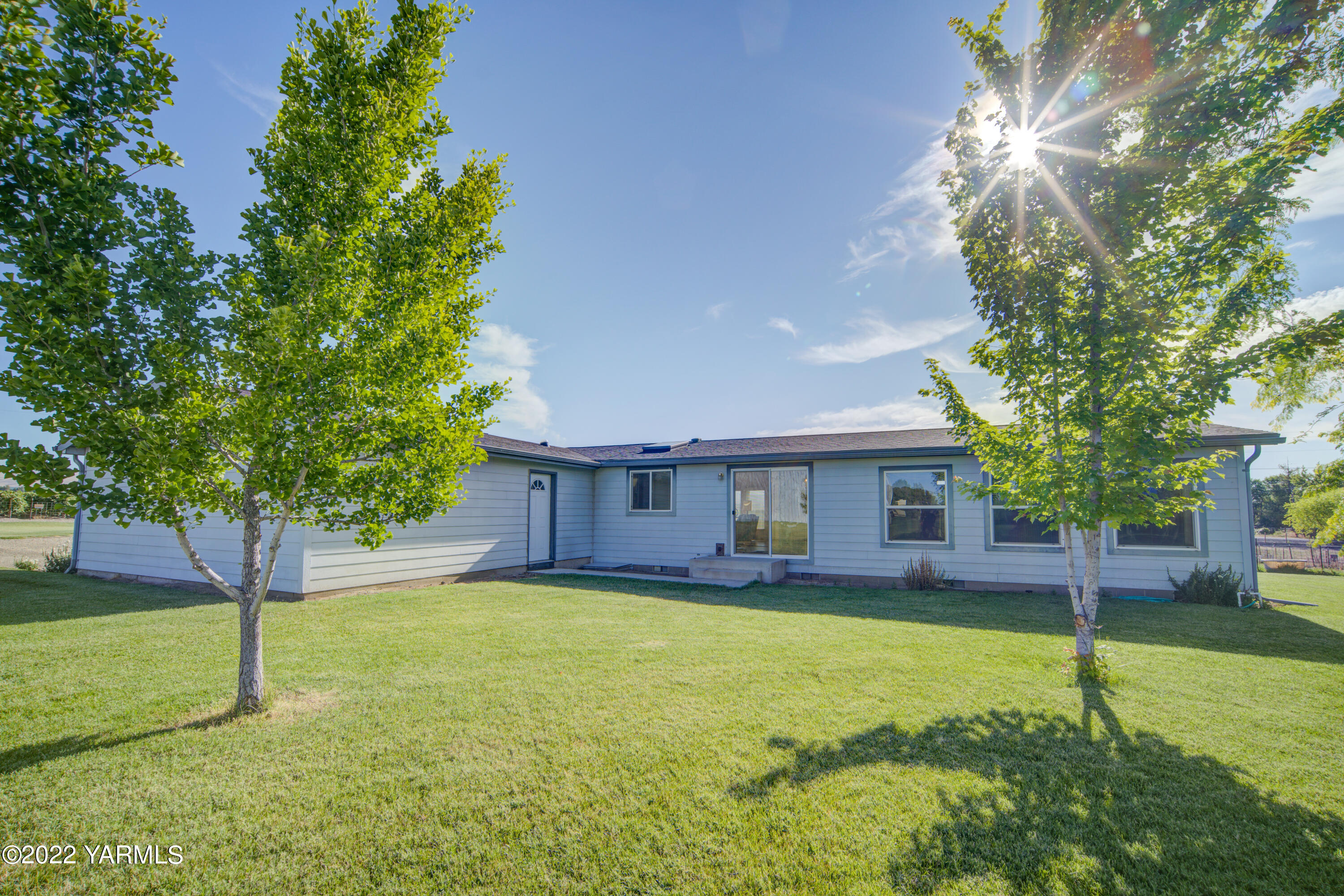 2541 B Scoon Road Sunnyside, WA 98944 - Photo 1 of 35 2