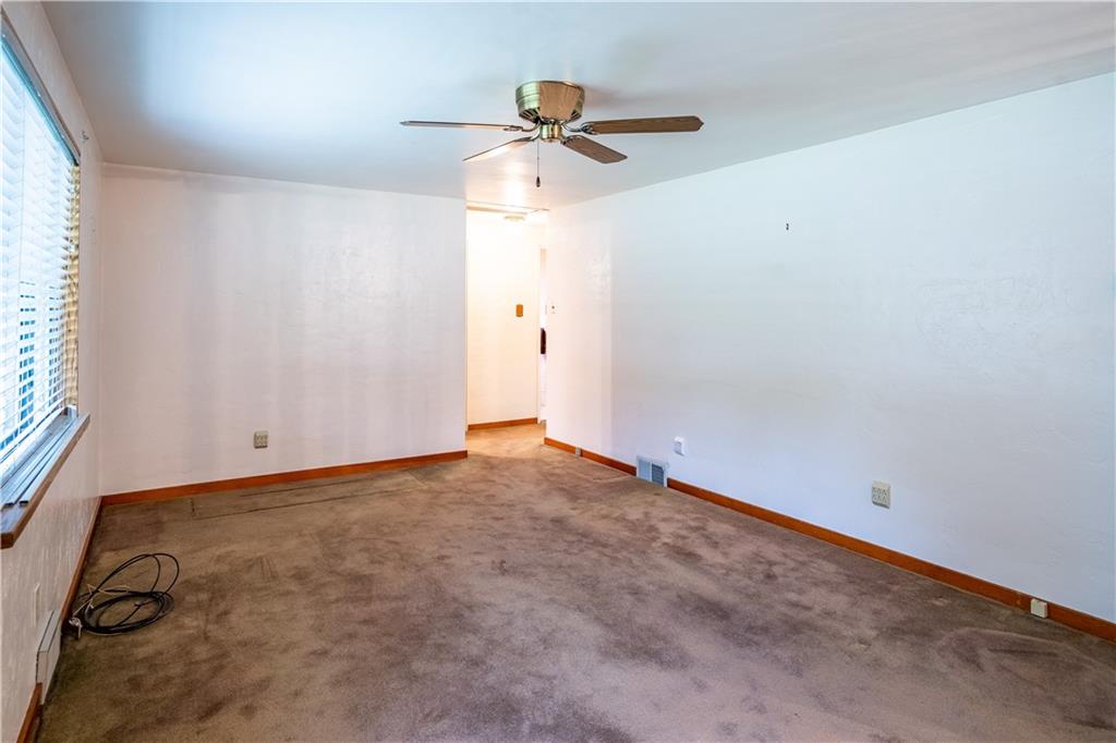3520 Willett Road Pittsburgh, PA 15227 - Photo 4 of 19 Gallery Image 4