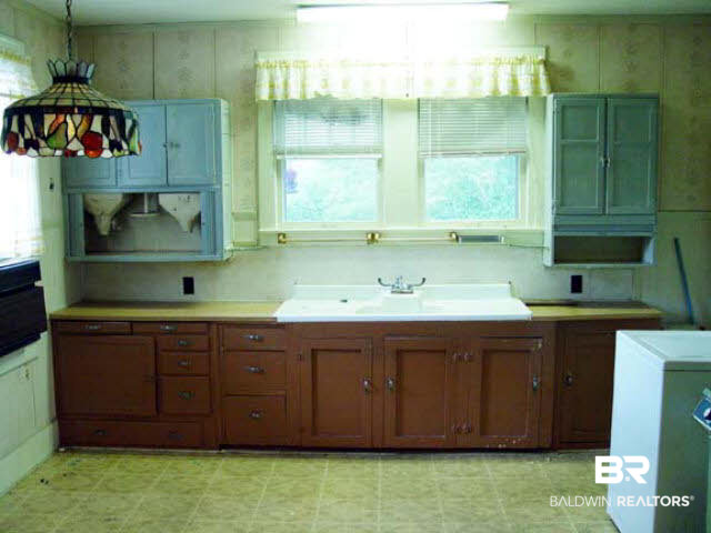 34205 West Barclay Avenue Lillian, AL 36549 - Photo 19 of 46 Original cabinetry