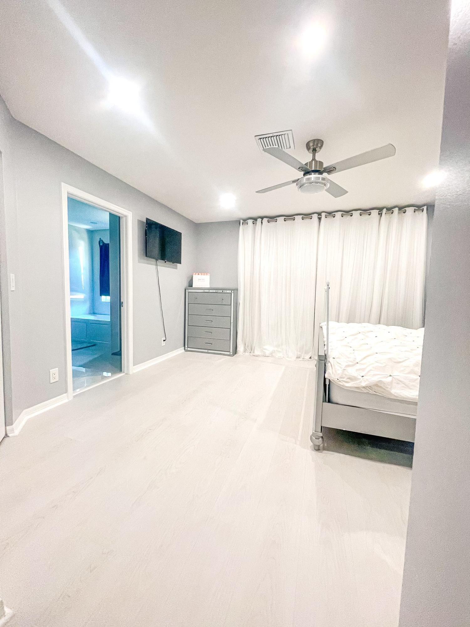 23350 Sunview Way Boca Raton, FL 33428 - Photo 14 of 26 Main bedroom