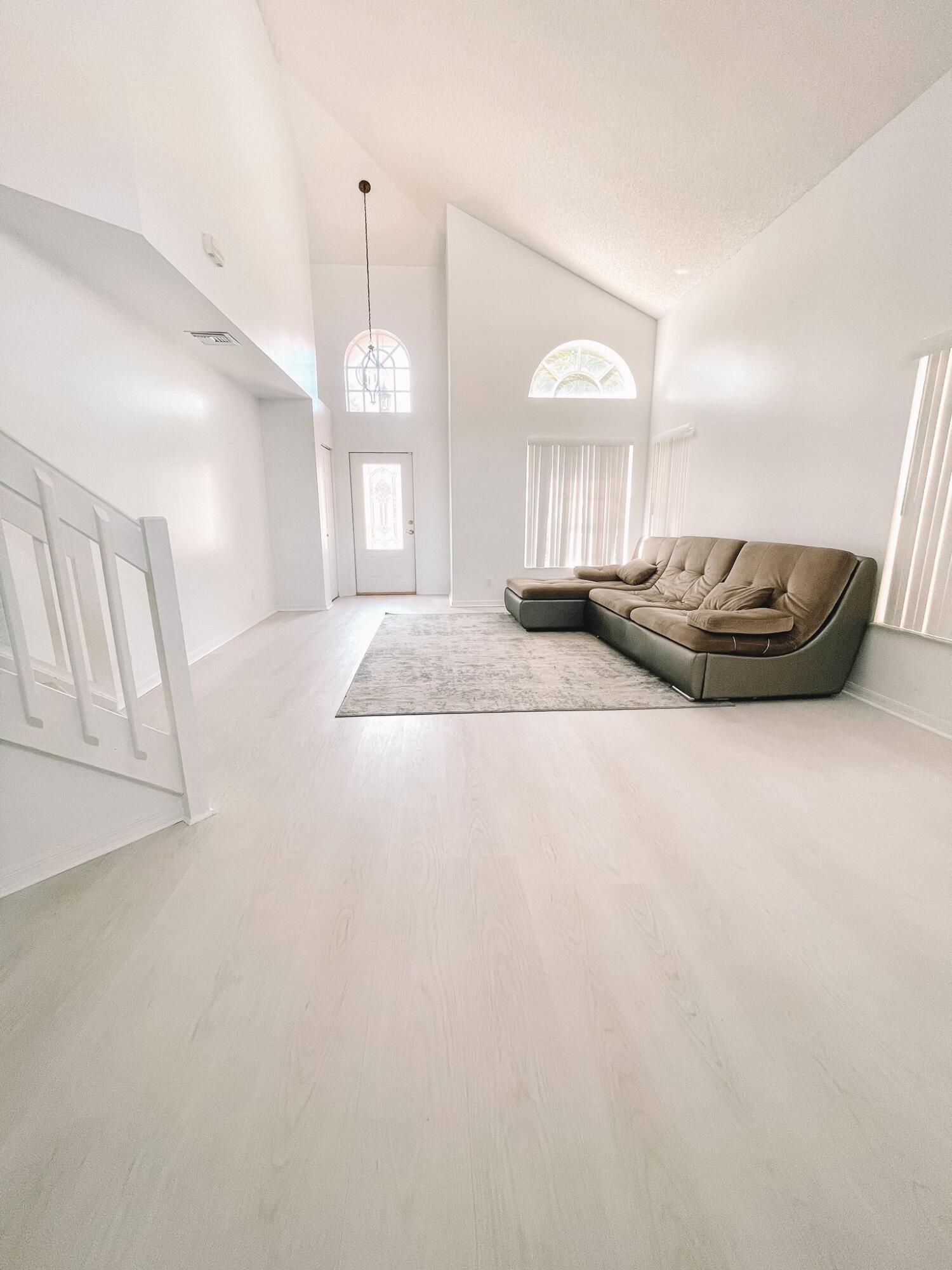 23350 Sunview Way Boca Raton, FL 33428 - Photo 5 of 26 Living to front door