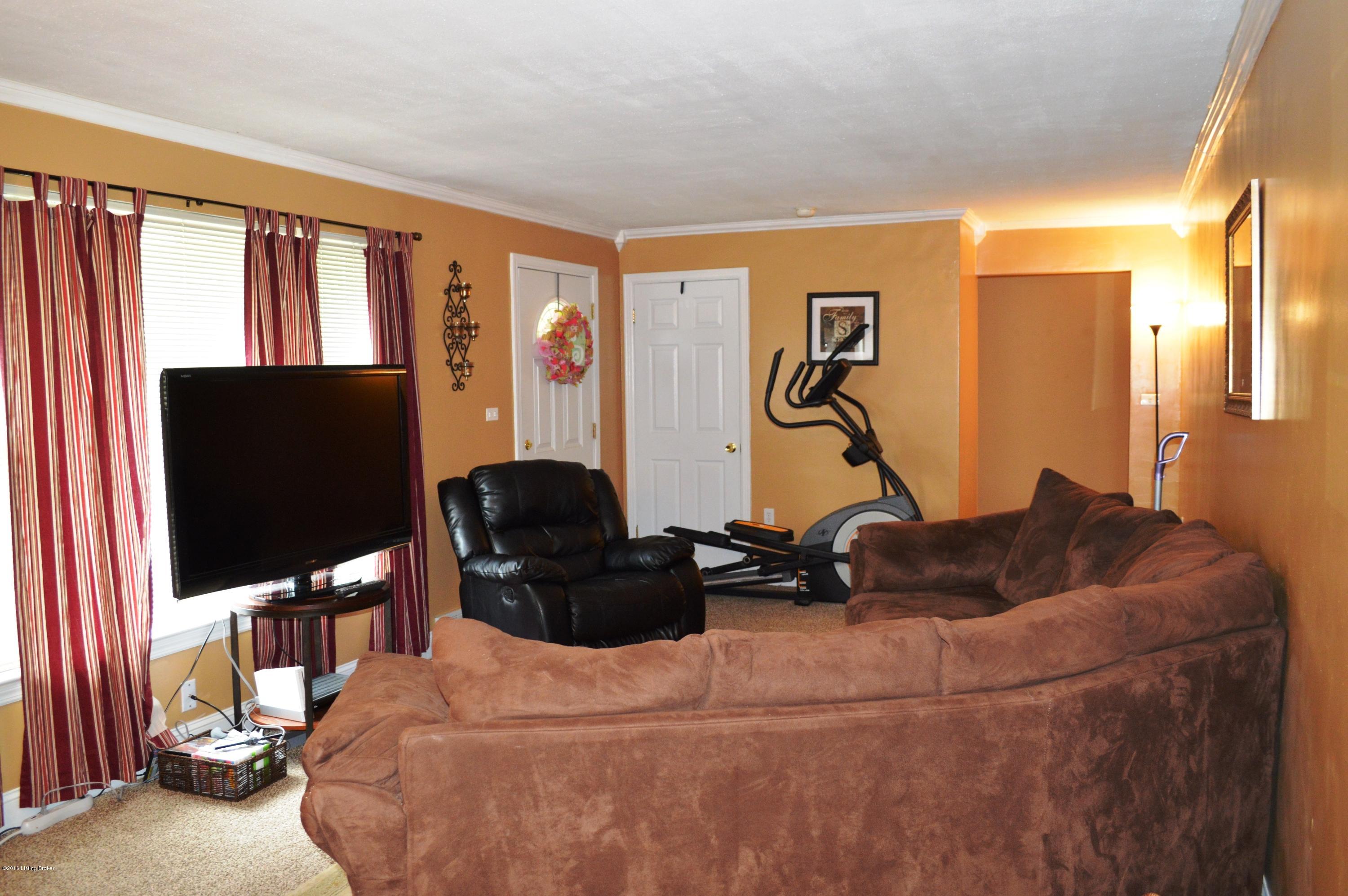 5837 New Cut Road Louisville, KY 40214 - Photo 3 of 36 DSC_0256