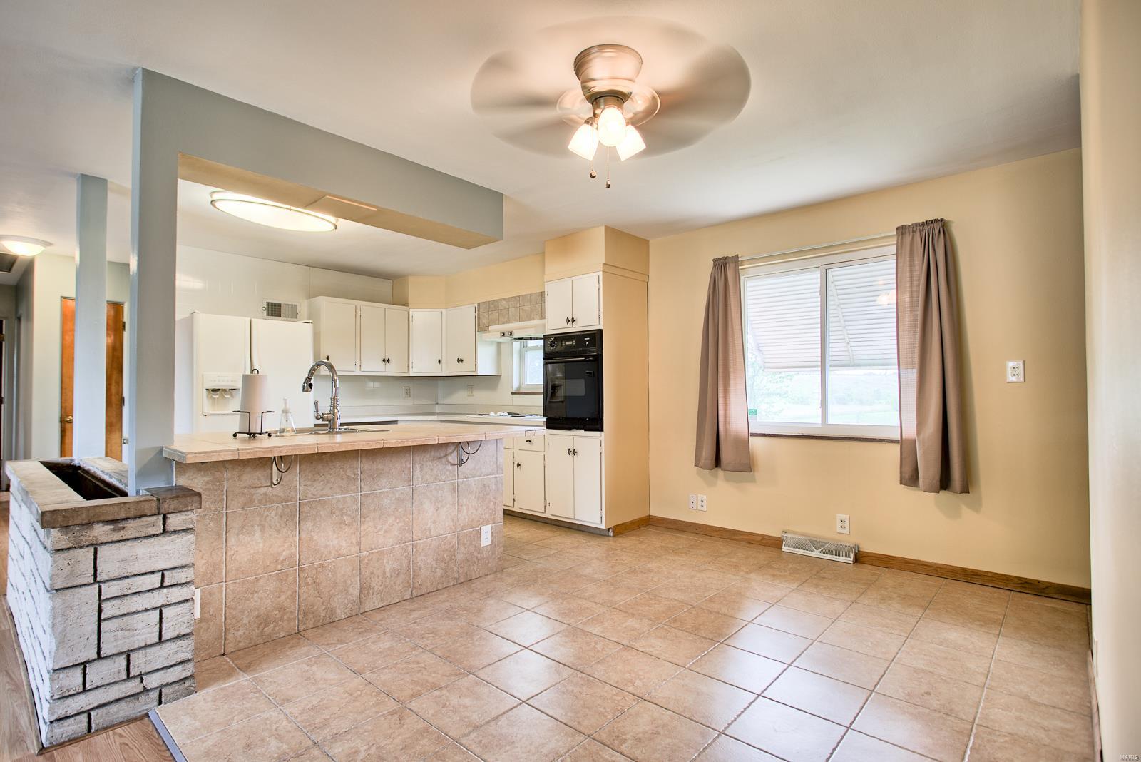 6702 Humbert Road Godfrey, IL 62035 - Photo 3 of 32