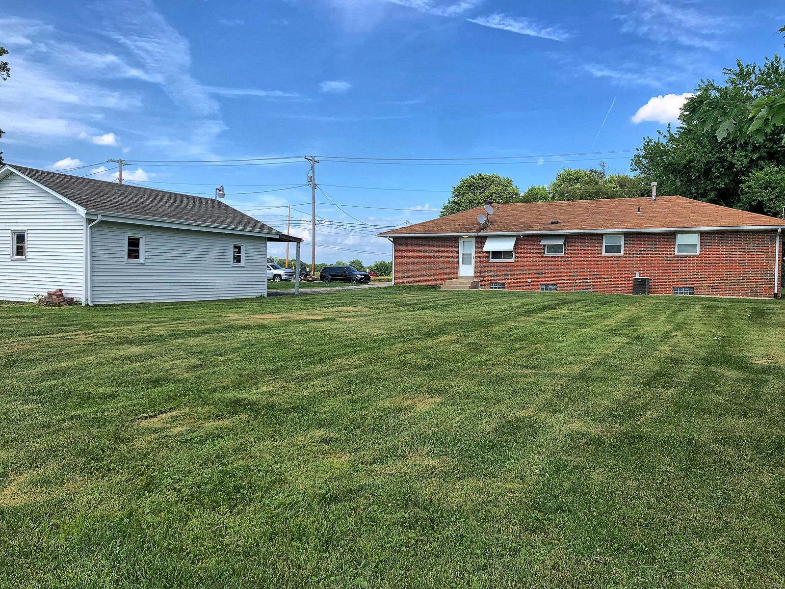 6702 Humbert Road Godfrey, IL 62035 - Photo 7 of 32