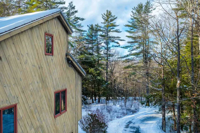 $499,000 | 79 Clarina Nichols Lane, Hartford, VT 05059