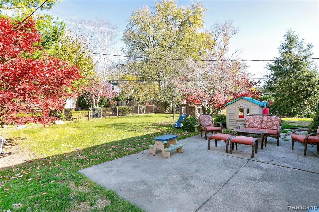 660 Cook Road Grosse Pointe Woods, MI 48236 - Photo 48 of 49