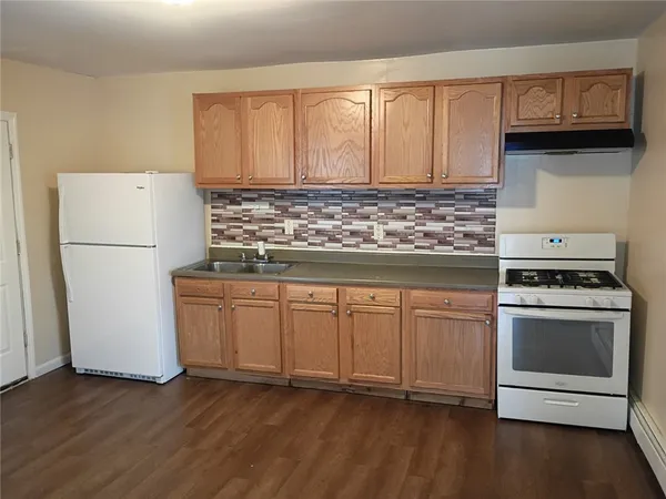 $1,800 | 278 Sayles Street, Unit 2, Providence, RI 02905