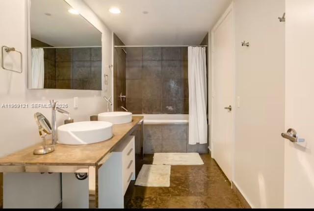 485 Brickell Avenue, Unit 2206 Miami, FL 33131 - Photo 17 of 31