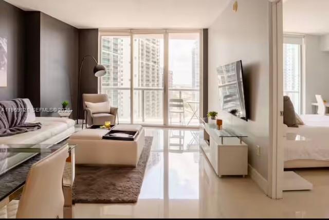 485 Brickell Avenue, Unit 2206 Miami, FL 33131 - Photo 24 of 31