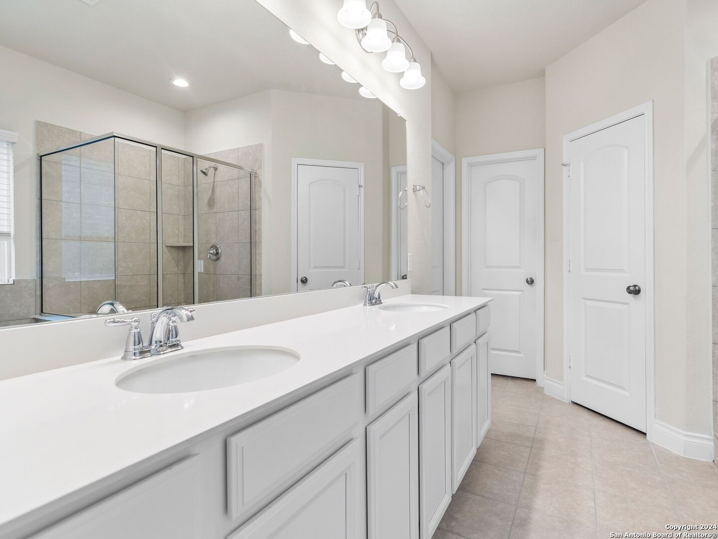 121 Inverness Boerne, TX 78015 - Photo 16 of 27