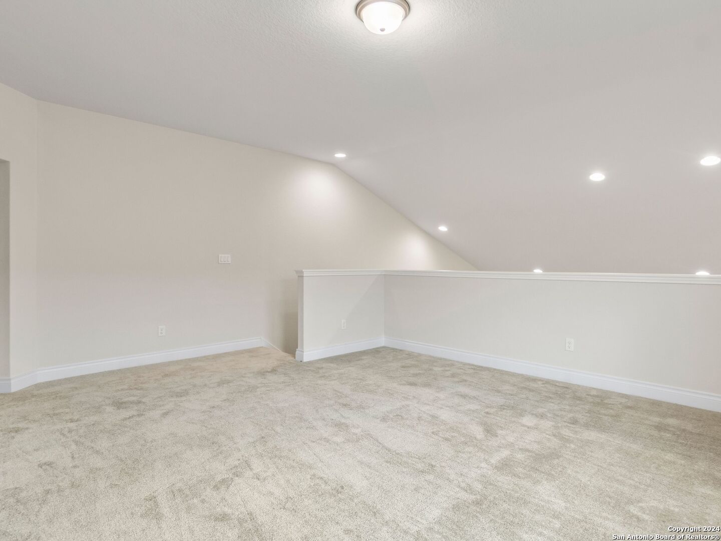 121 Inverness Boerne, TX 78015 - Photo 18 of 27