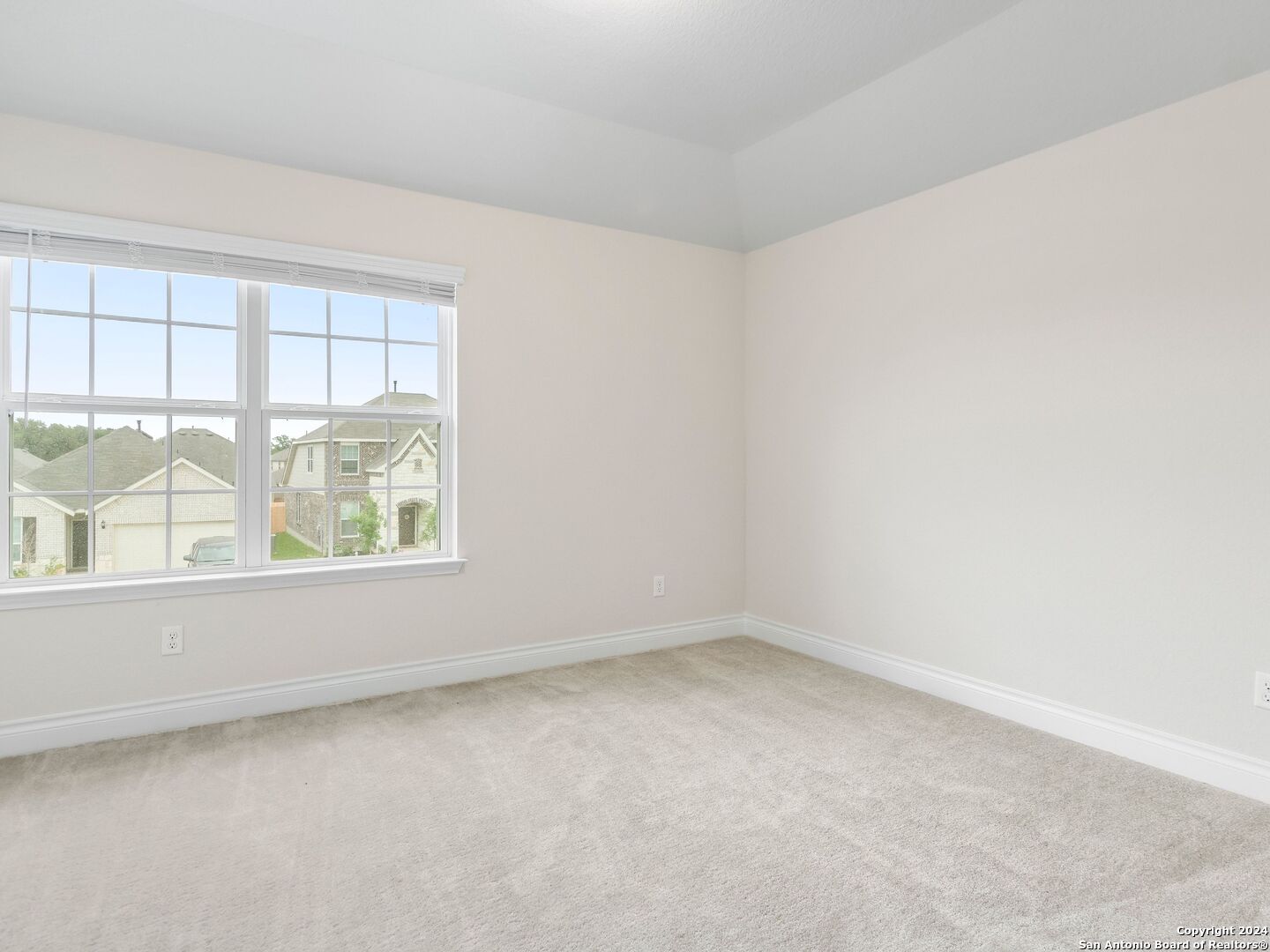 121 Inverness Boerne, TX 78015 - Photo 20 of 27