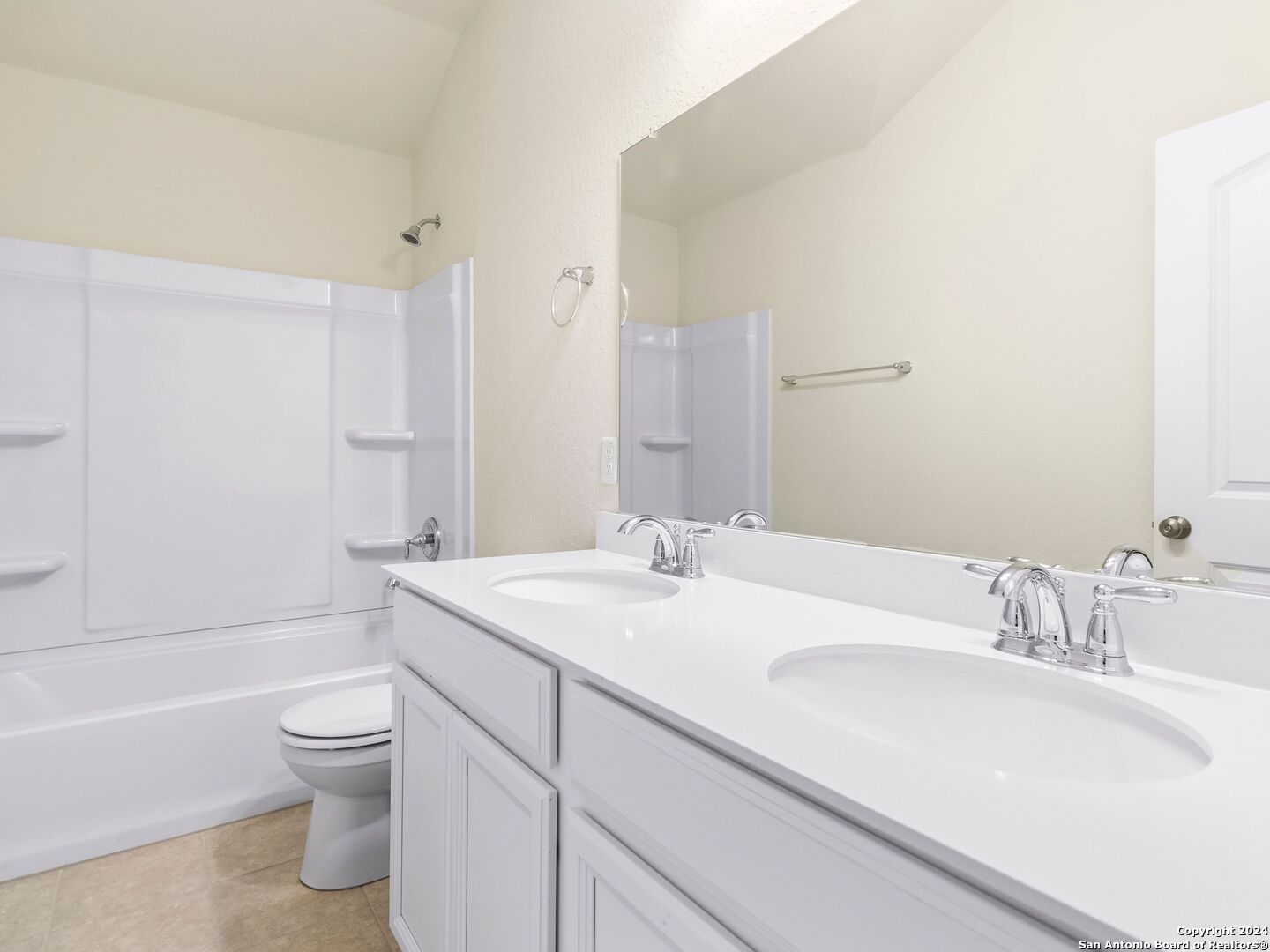 121 Inverness Boerne, TX 78015 - Photo 23 of 27