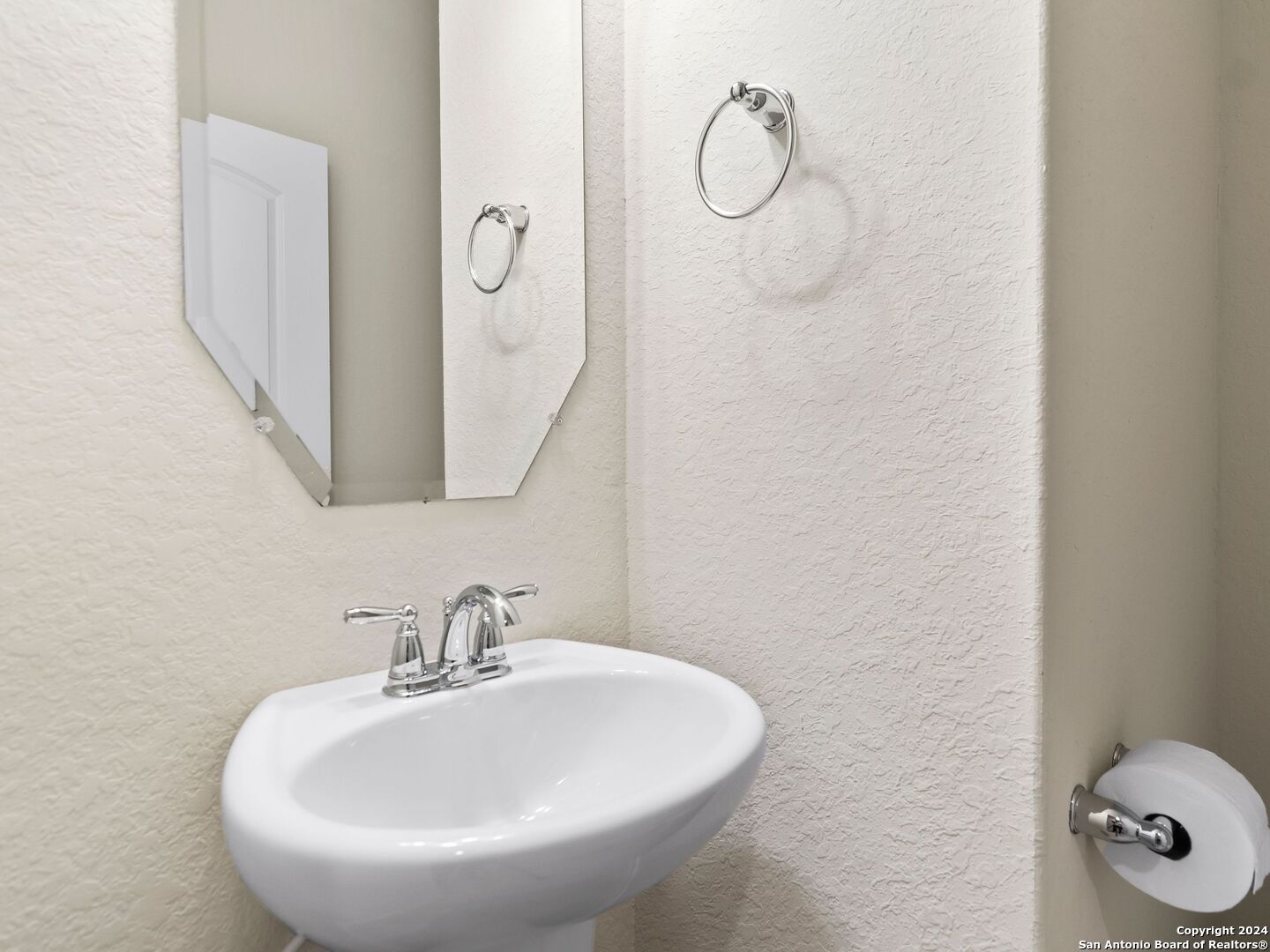 121 Inverness Boerne, TX 78015 - Photo 26 of 27