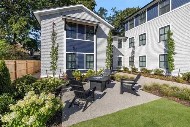 $369,900 | 32 Exchange Street, Unit 103, East Greenwich, RI 02818