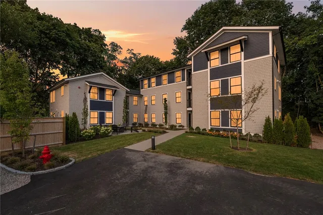 $369,900 | 32 Exchange Street, Unit 103, East Greenwich, RI 02818