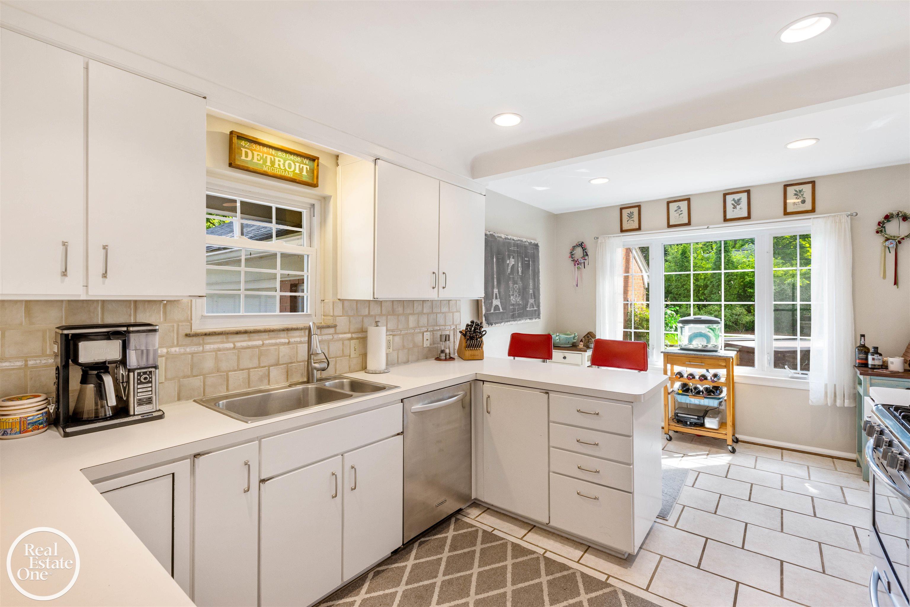 1022 Whittier Road Grosse Pointe Park, MI 48230 - Photo 12 of 57