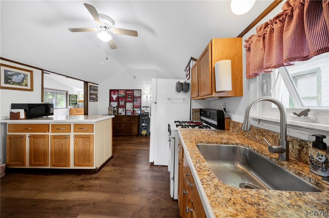 1902 Rittenhouse Square Preble, NY 13159 - Photo 7 of 46