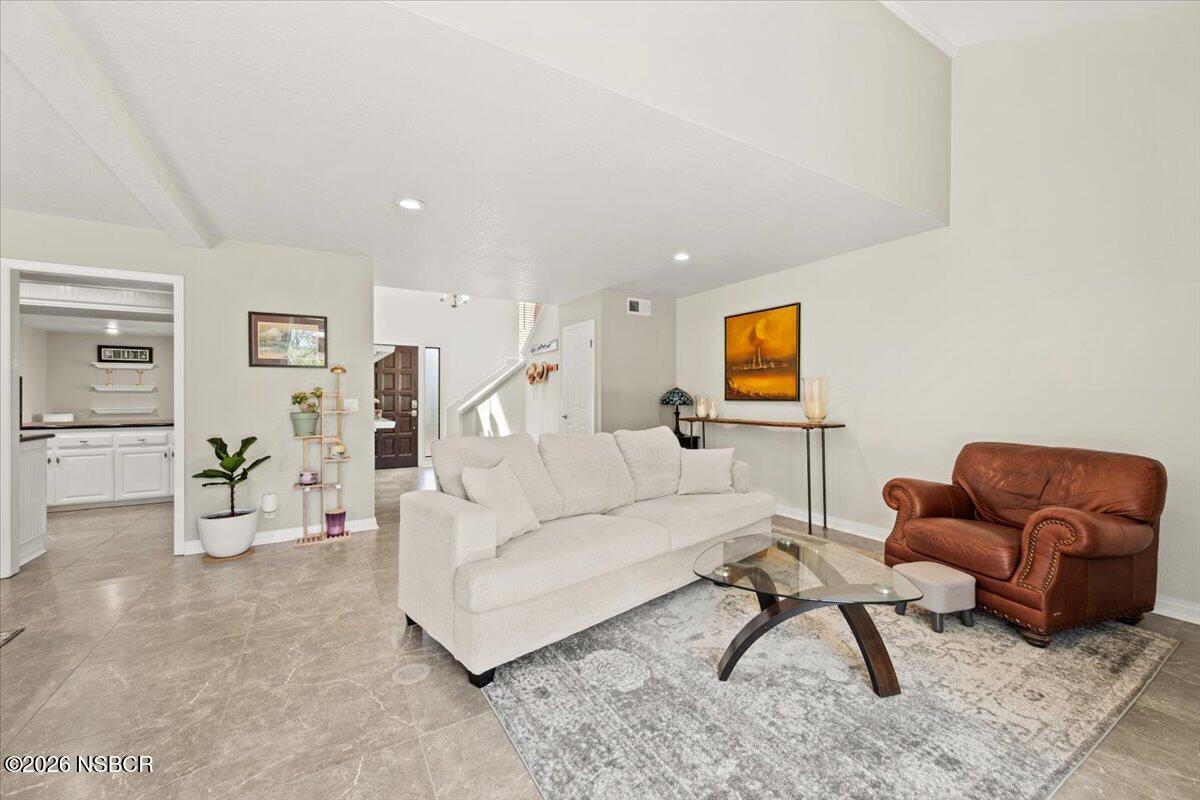 154 Abbey Road Santa Maria, CA 93455 - Photo 9 of 44 13-Living Room