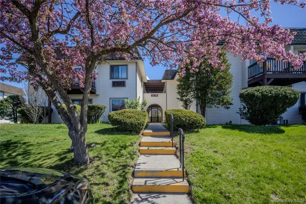 $265,000 | 24 Village Park Drive, Unit 1F, Fishkill, NY 12524