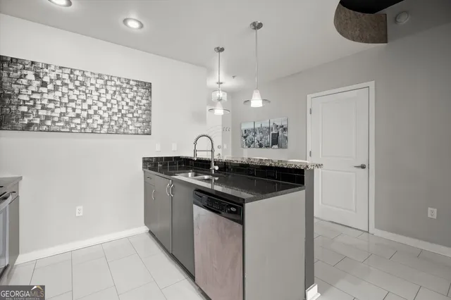 $279,500 | 400 Peachtree Street Northeast, Unit 3712, Atlanta, GA 30308