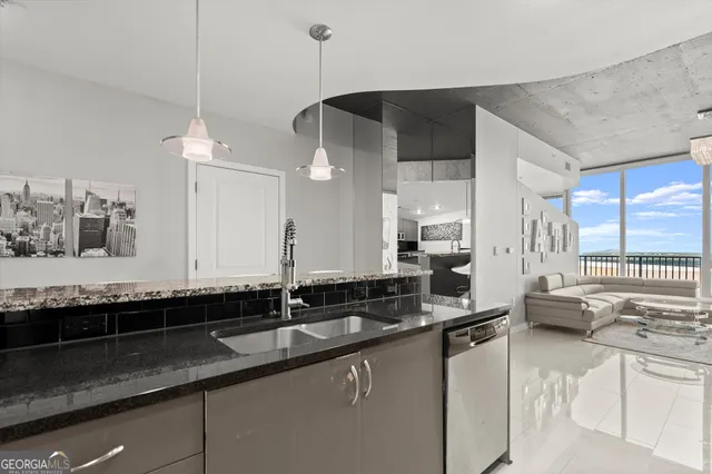 $279,500 | 400 Peachtree Street Northeast, Unit 3712, Atlanta, GA 30308