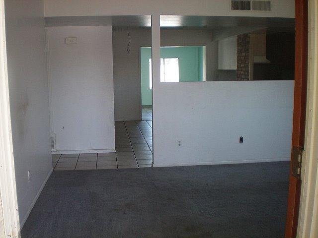 2402 East Cactus Road Phoenix, AZ 85032 - Photo 2 of 6 Interior