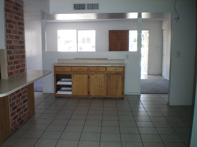 2402 East Cactus Road Phoenix, AZ 85032 - Photo 3 of 6 Interior