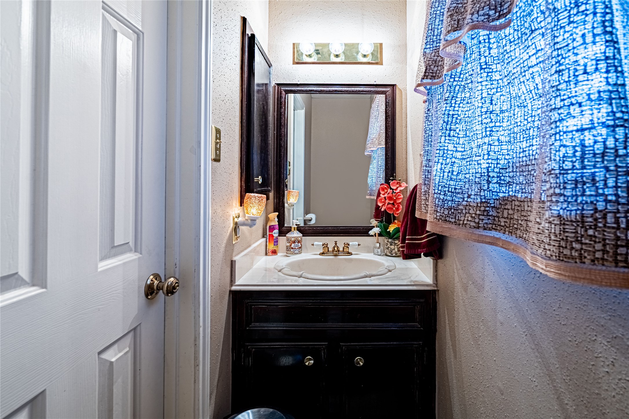 3403 Berry Grove Drive Spring, TX 77388 - Photo 26 of 43 a bathroom with a sink vanity and a mirror