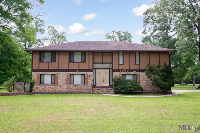 $465,000 | 9242 Willow Creek Drive, Greenwell Springs, LA 70739