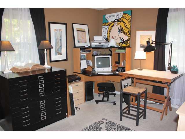 8238 Taunton Road Indianapolis, IN 46260 - Photo 11 of 23 Gallery Image 11