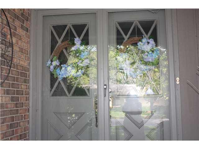 8238 Taunton Road Indianapolis, IN 46260 - Photo 13 of 23 Gallery Image 13