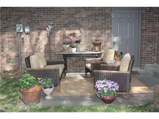 8238 Taunton Road Indianapolis, IN 46260 - Photo 15 of 23 Gallery Image 15