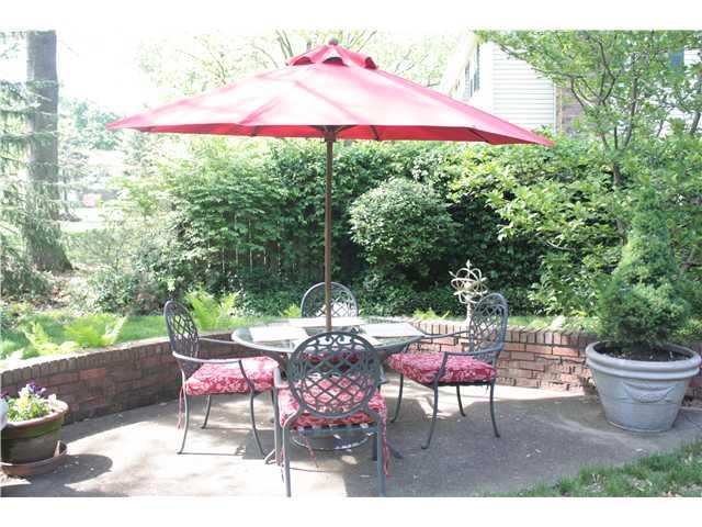 8238 Taunton Road Indianapolis, IN 46260 - Photo 16 of 23 Gallery Image 16