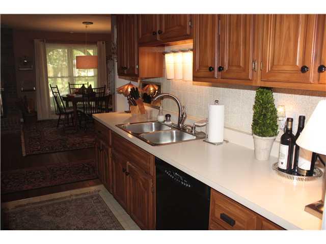 8238 Taunton Road Indianapolis, IN 46260 - Photo 3 of 23 Gallery Image 3